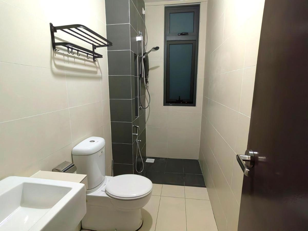 8Scape Residences Batman Vs Ironman@Lsy Home & Leisure Джохор-Бару Экстерьер фото