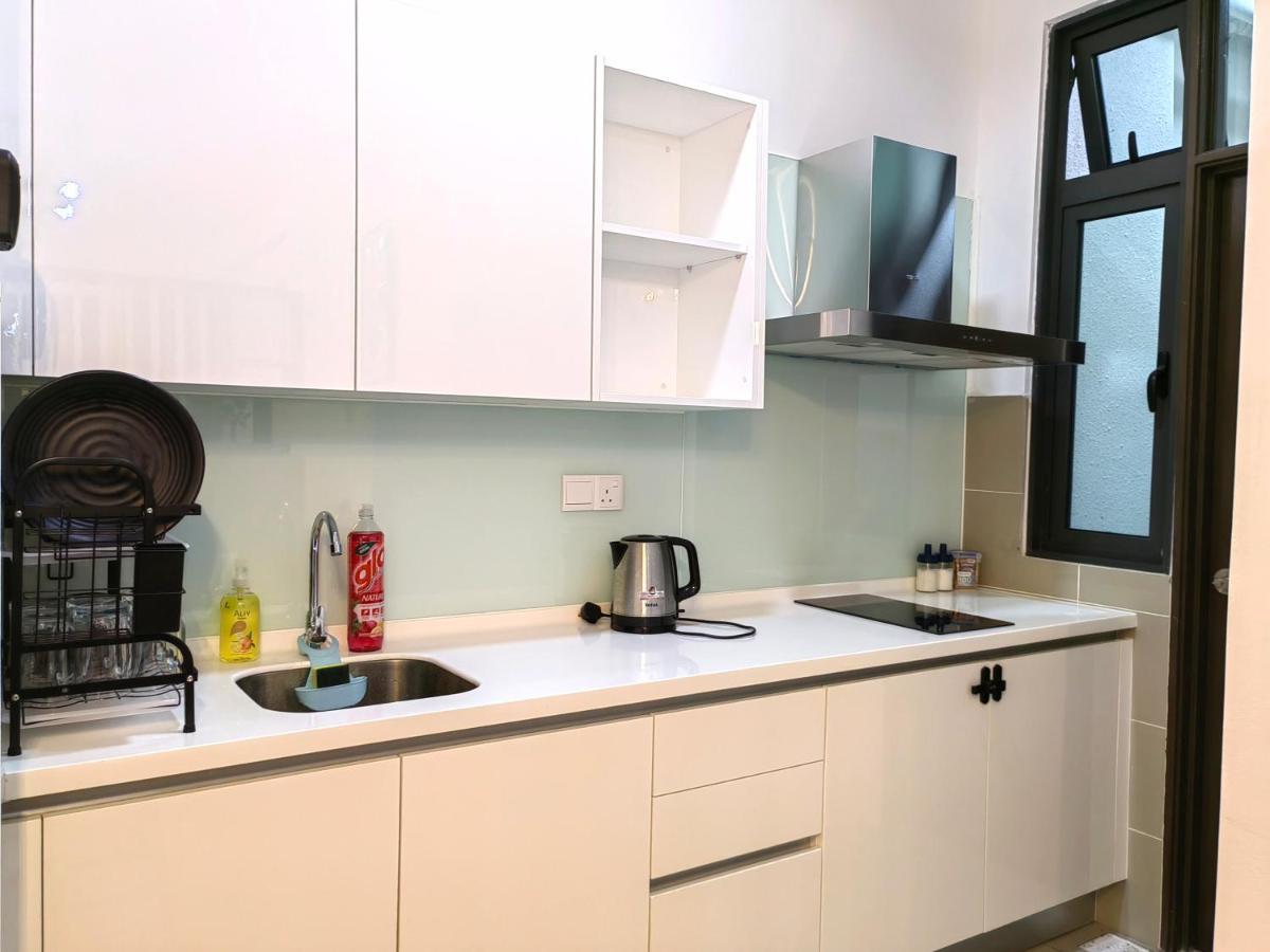 8Scape Residences Batman Vs Ironman@Lsy Home & Leisure Джохор-Бару Экстерьер фото
