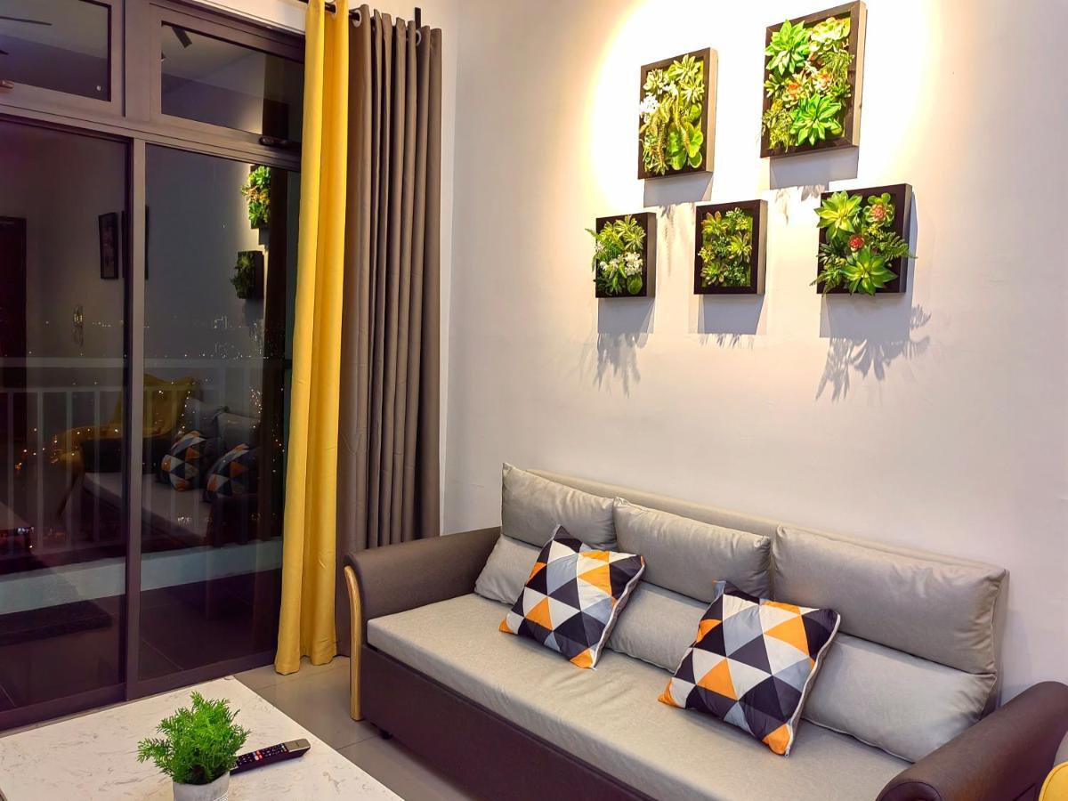 8Scape Residences Batman Vs Ironman@Lsy Home & Leisure Джохор-Бару Экстерьер фото